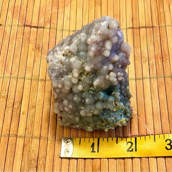 Grape Agate Healing Crystal / Chalcedony - Picture 5 of 5